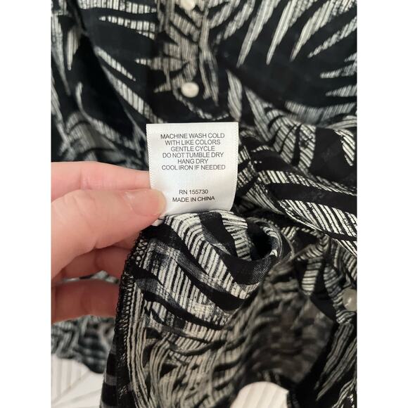 Jane and Delancey Black White Tropical Button down Shirt Flowy Casual Sz Medium - Picture 7 of 15